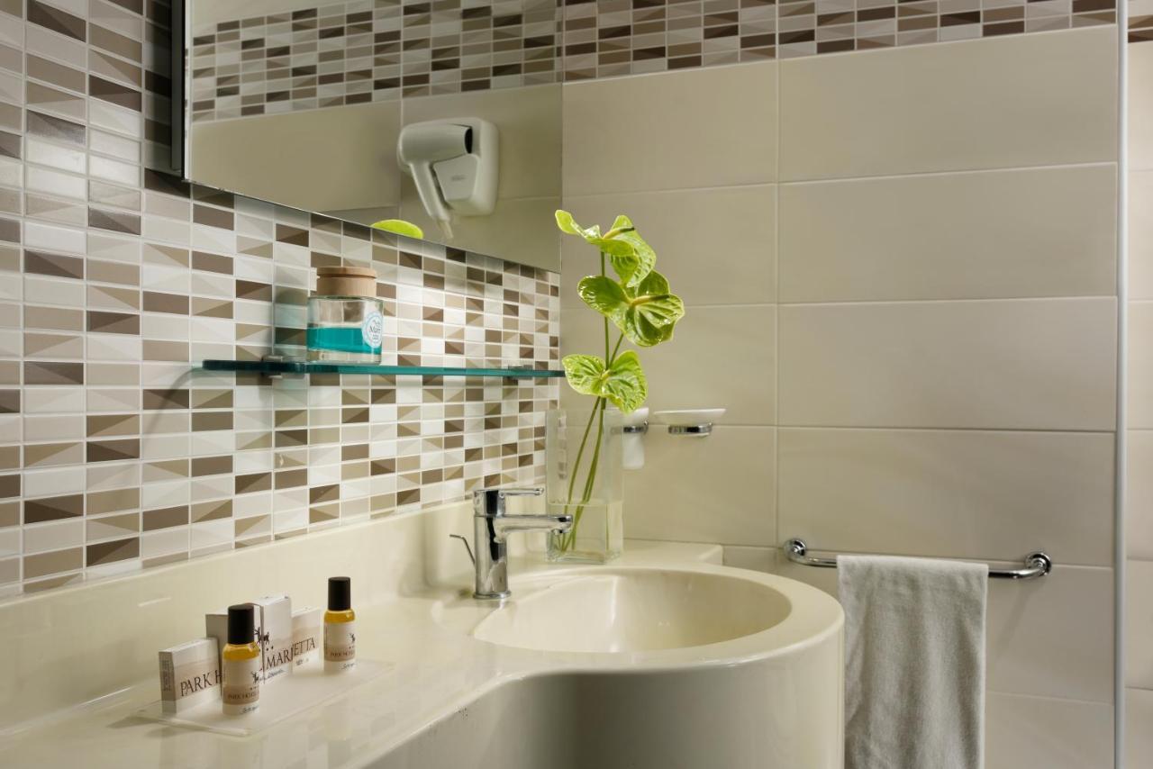 Comfort Tweepersoonskamer met 1 Tweepersoonsbed of 2 Aparte Bedden en Balkon