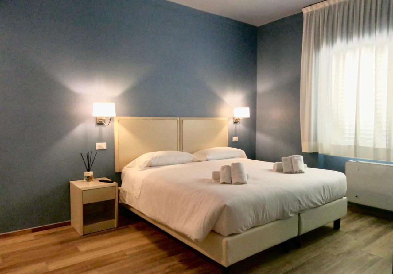 Deluxe Room,1391465027:JPEG